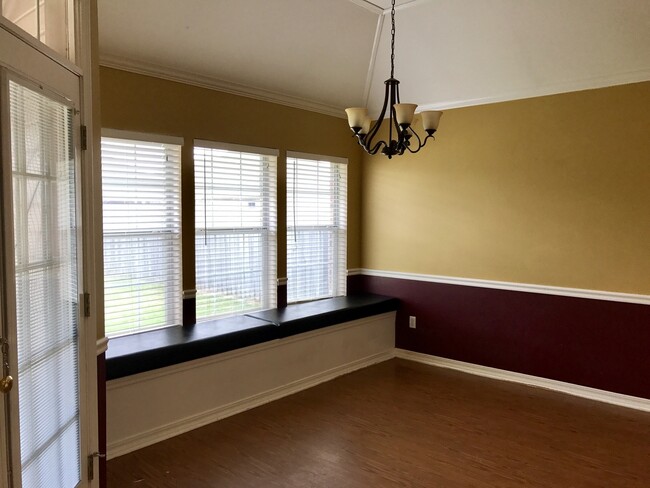 Building Photo - Beautiful home in Golden Meadows