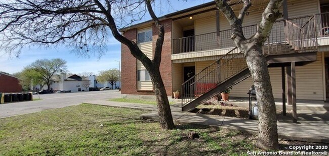 Foto del edificio - 2-Bed Apartment in the Heart of Universal City