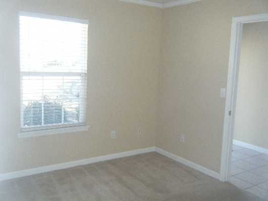 Foto del edificio - Available Mid August! Centrally Located To...