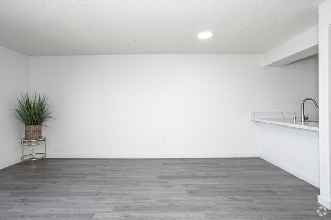 Studio, 1BA - 580SF - Living Room/Dining Room - Park Stanton Place Senior Apartments