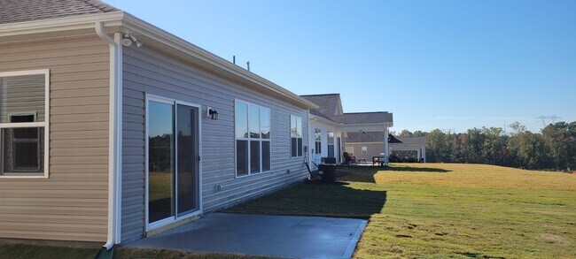 Building Photo - 7395 Latham Wy