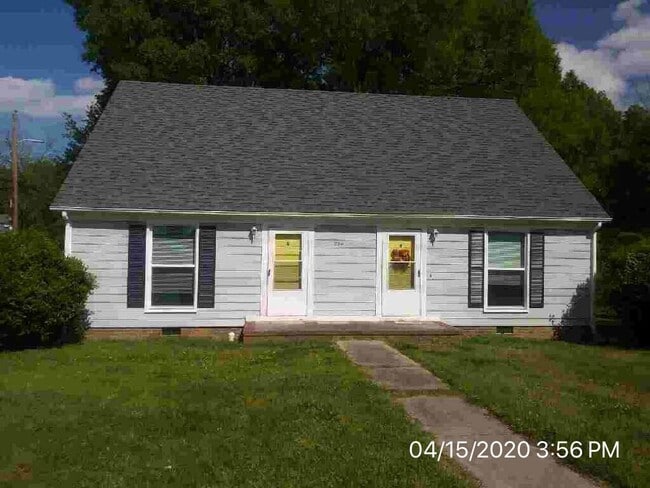 Building Photo - 204 S Saint John St