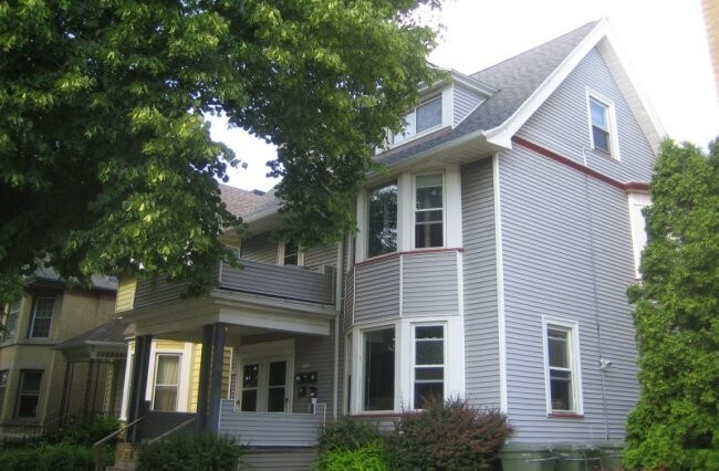 Building Photo - 1528 N Marshall St