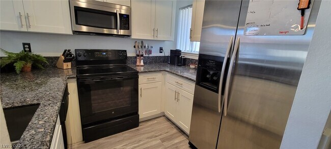 Foto del edificio - 2340 Canfield Dr