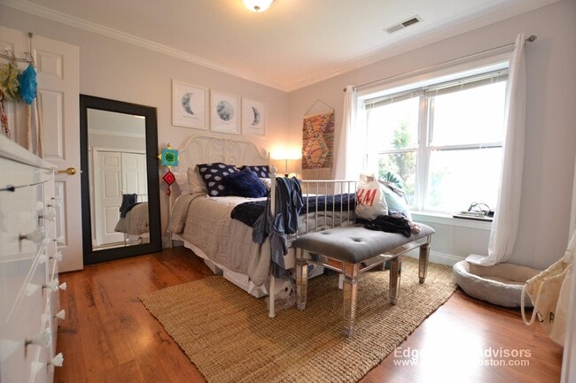 Building Photo - 120 Newton St