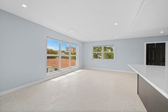 Foto del edificio - 3220 NE 7th Pl