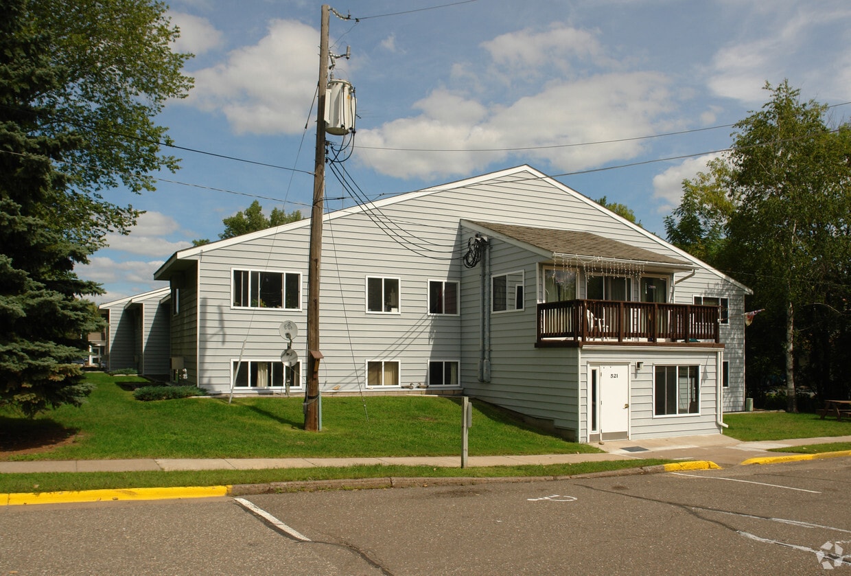 Primary Photo - 521 River St