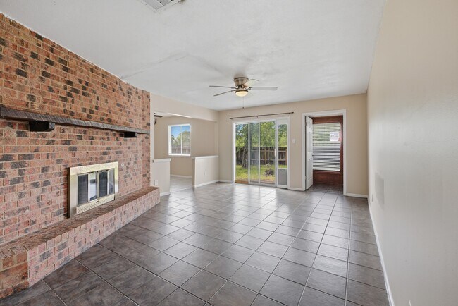 Building Photo - 3202 Forestwood Dr