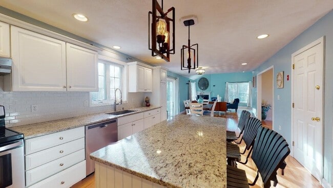 Building Photo - 89 Nashua Rd