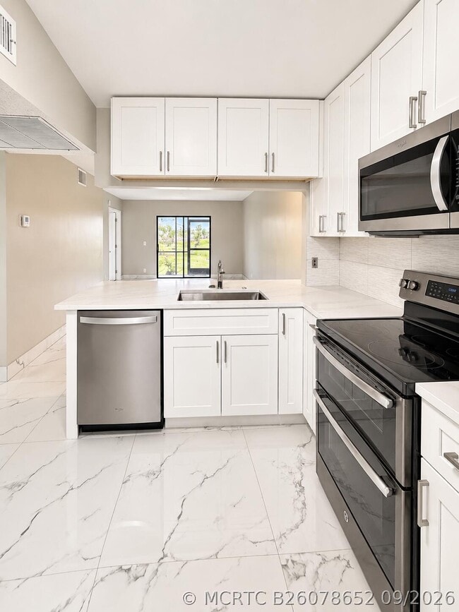 Building Photo - 7101 Golf Colony Ct