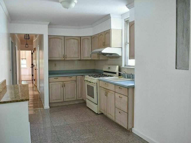 Foto del edificio - 2738 Gifford Ave