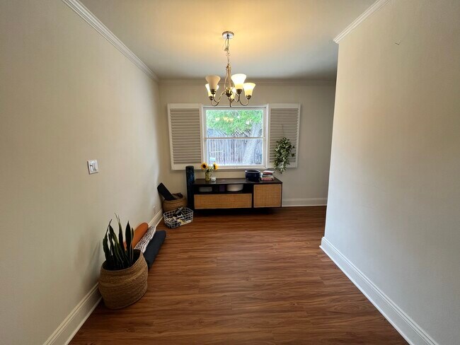 Building Photo - 4750 Santa Lucia Dr