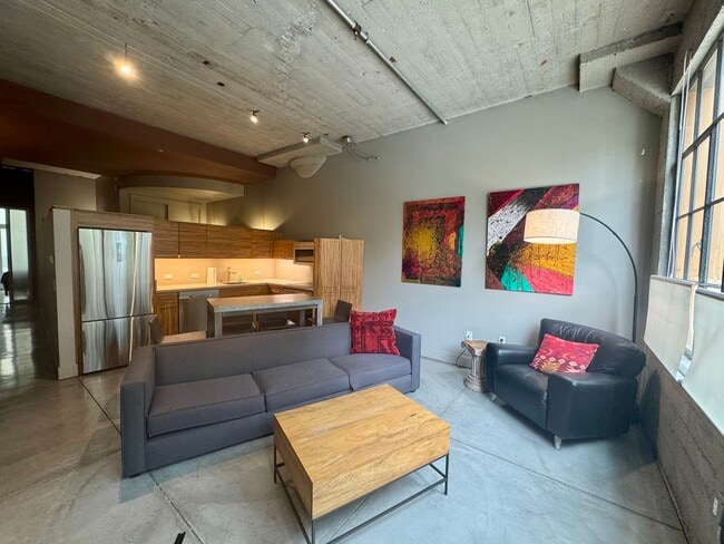Foto del edificio - 300 Beale St