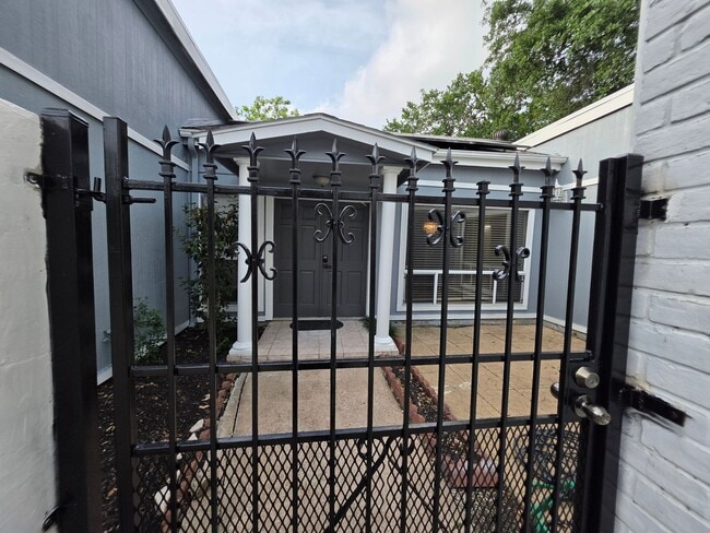 Building Photo - 13906 Ella Lee Ln