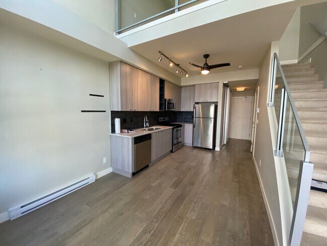 Building Photo - 2 Floor Condo in Hudson’s Loft
