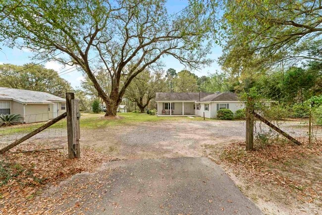 Building Photo - 6960 Klondike Rd