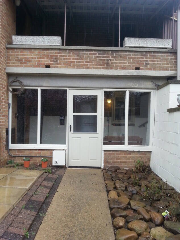 202 N Highland Ave Unit 4, Cheswick, PA 15024 Apartments in Cheswick