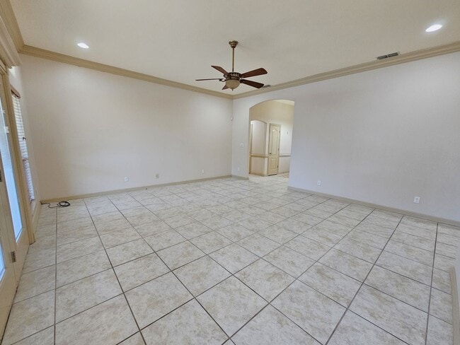 Building Photo - 5618 Ironwood Ct