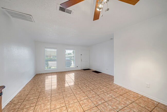 Foto del edificio - 3368 Burke Rd