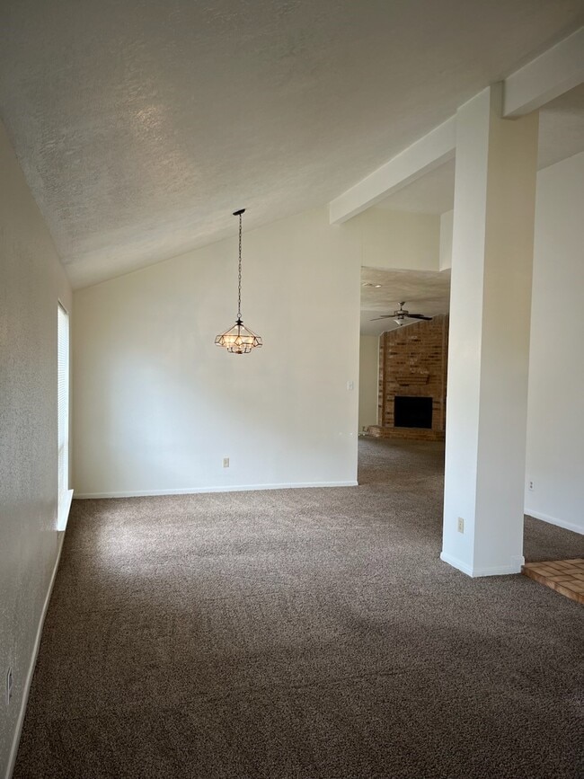 Building Photo - 10506 Twilight Moon Dr