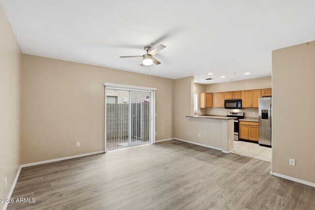 Foto del edificio - 15818 N 25th St