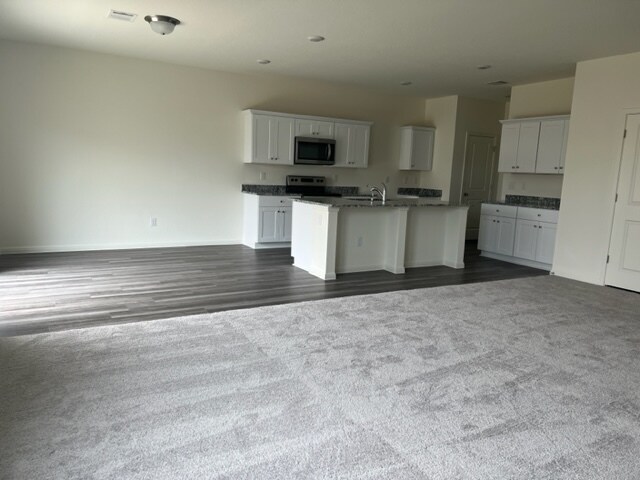 Foto del edificio - 243 Thistle Ln