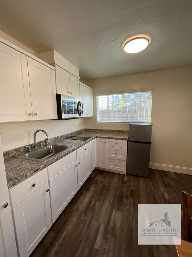 Foto del edificio - 3074 E Terrace Ave