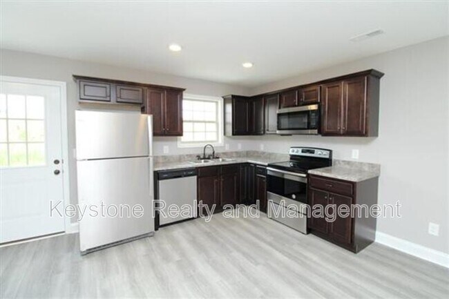 Building Photo - 1724-2 Manning Dr