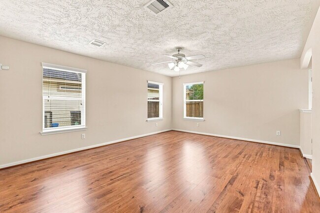 Foto del edificio - 12563 Chiswick Rd