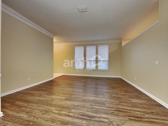Foto del edificio - 2120 Pebble Creek Ln