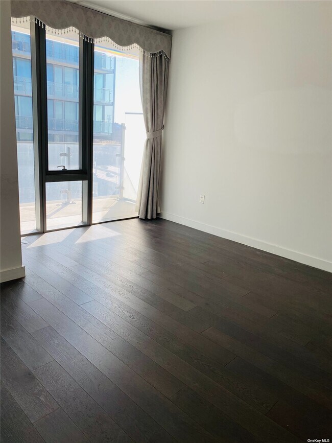 Foto del edificio - 131-03 40th Rd