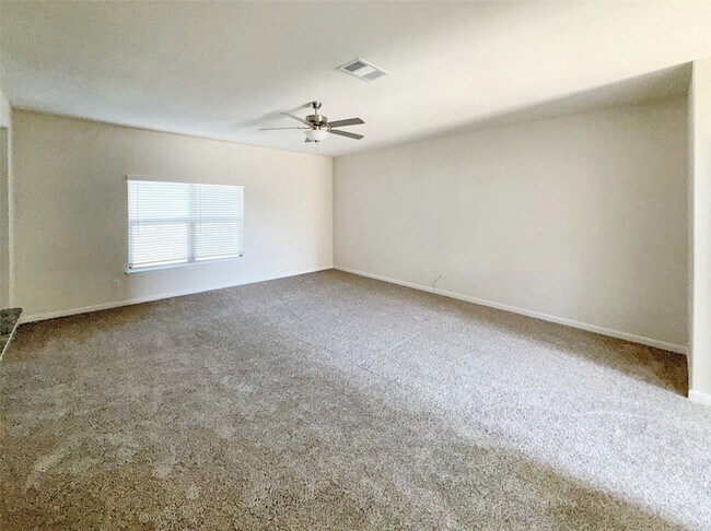 Building Photo - 913 Serena Dr