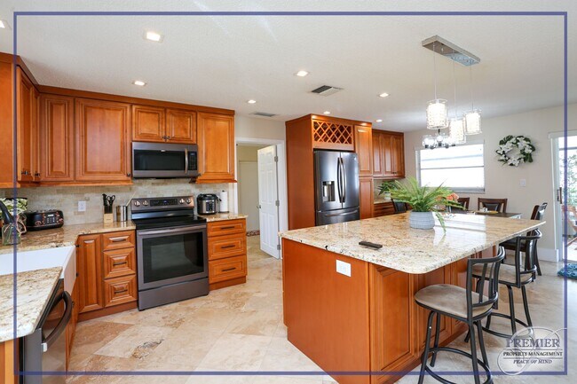 Foto del edificio - *** LOCATION LOCATION LOCATION ** THIS NICELY DECORATED 4/3 HOME CLOSE TO MERCATO *** PERFECT FOR...