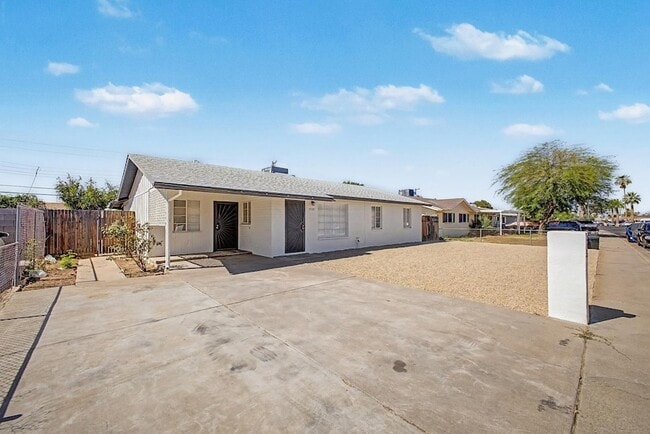 Building Photo - 3519 W Orchid Ln