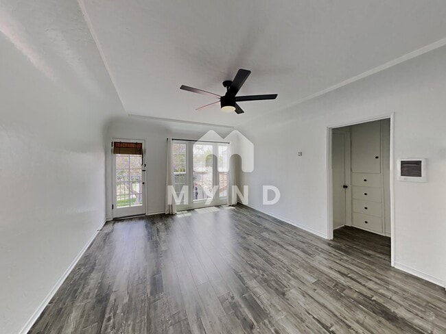 Building Photo - 908.5 D Ave