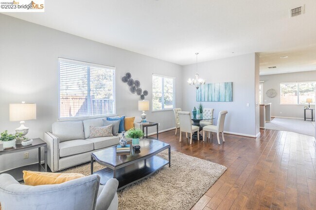Foto del edificio - 1055 Meadow Brook Dr