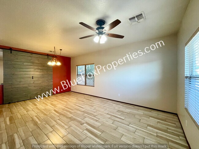 Building Photo - 5565 W Cortaro Crossing Dr