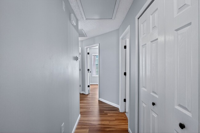 Building Photo - 4 bedroom 2 bathroom home in Mainstreet Subdivision - Richmond Hill GA