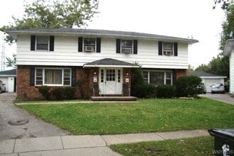 Building Photo - 188-190 Greenfield Dr