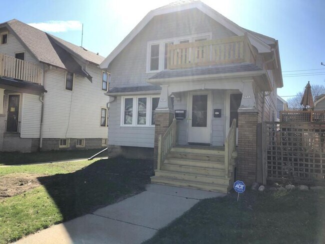 Building Photo - 2951 N 54th St