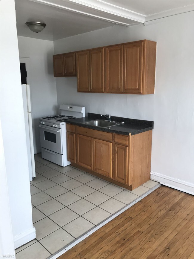 Foto del edificio - 319 E 79th St