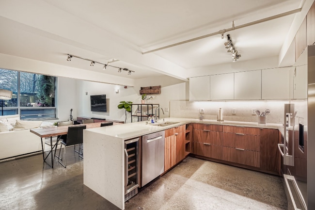 Foto del edificio - 3104 Western Ave