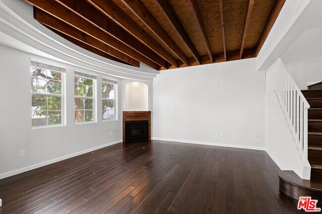 Foto del edificio - 14061 Milbank St