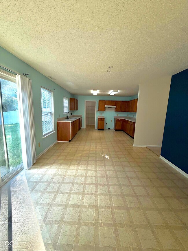 Foto del edificio - 10605 Carrie Ln