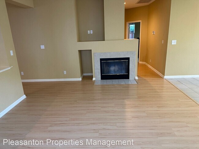 Foto del edificio - 3 br, 2 bath House - 31 Lily Ct.