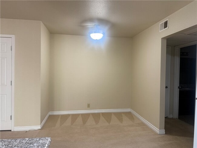 Building Photo - 5350 River Glen Dr