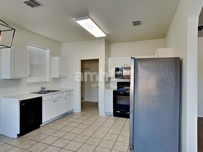 Building Photo - 11829 Cottontail Dr