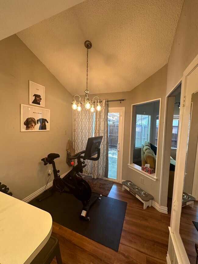 Foto del edificio - 14151 Montfort Dr