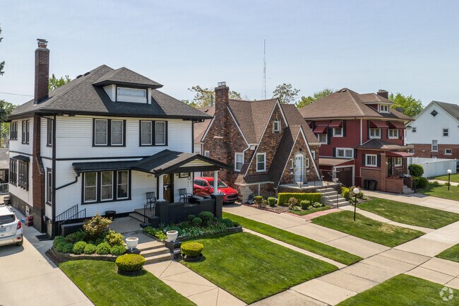American Four-Squares and brick Tudors are great places to raise a family in Highland Park.