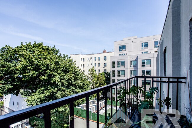 Building Photo - 35 Claver Pl